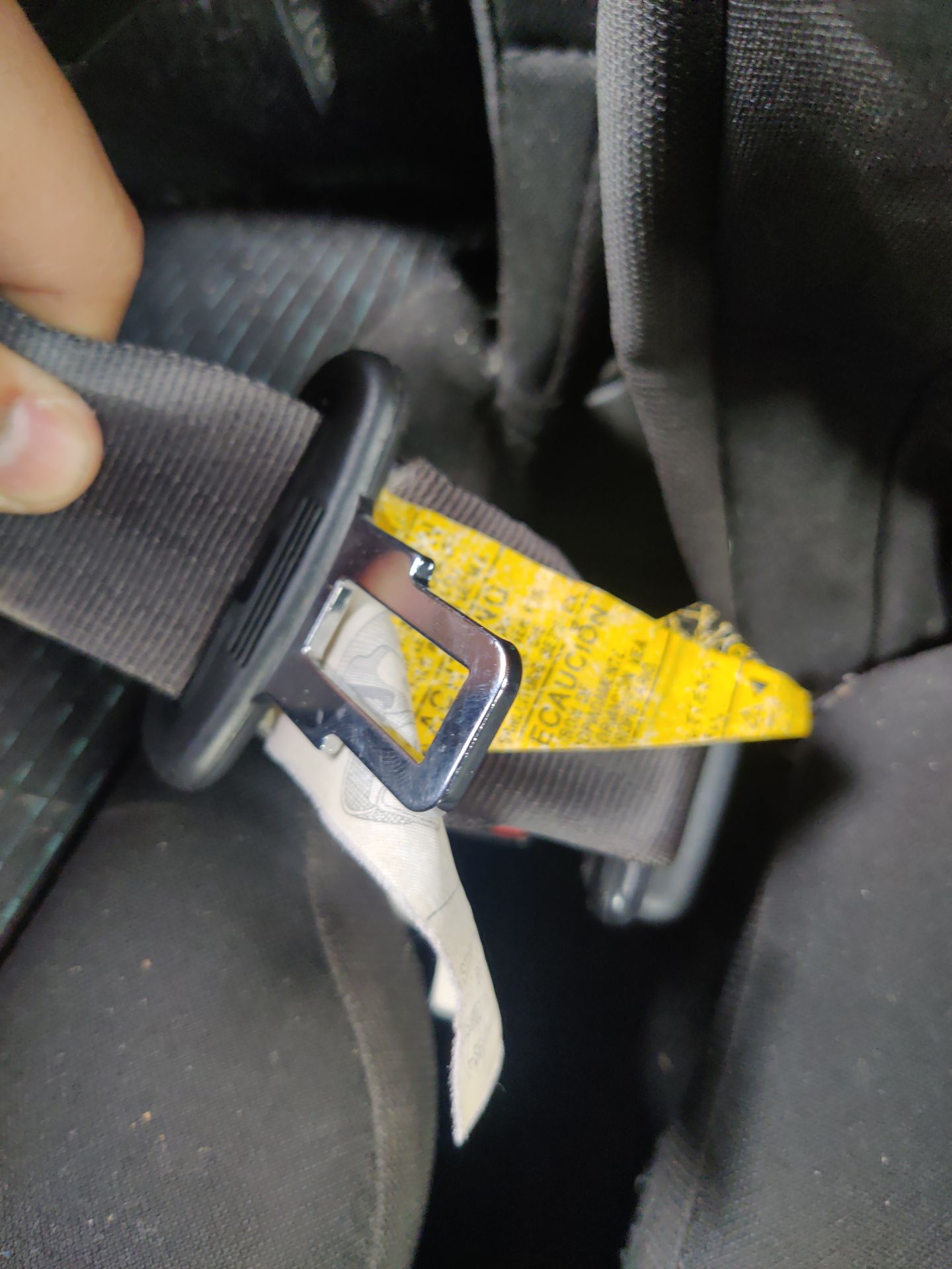 cinturon_seguridad_trasero_central_toyota_verso_r2_2_0_d_4d_aur20