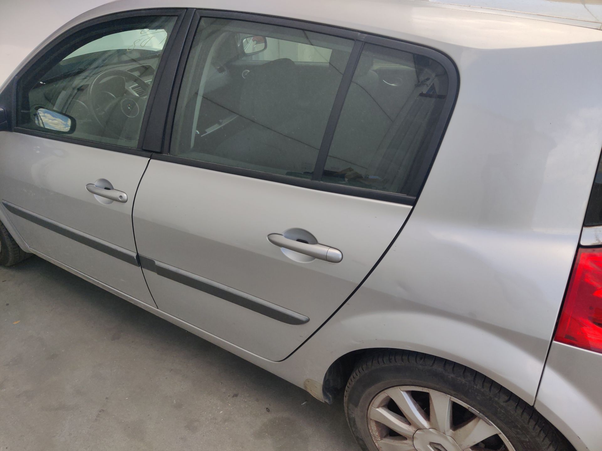 cerradura_puerta_trasera_izquierda_renault_megane_ii_bm0_1_cm0_1_1_6_16v