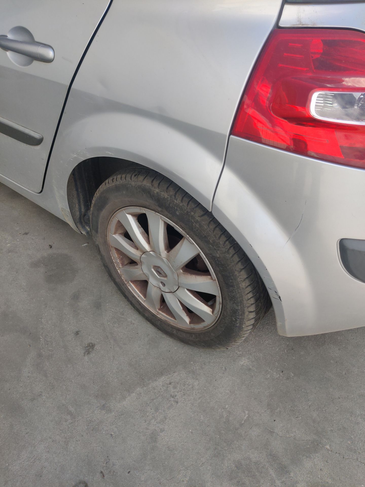 paso_rueda_trasero_izquierdo_renault_megane_ii_bm0_1_cm0_1_1_6_16v