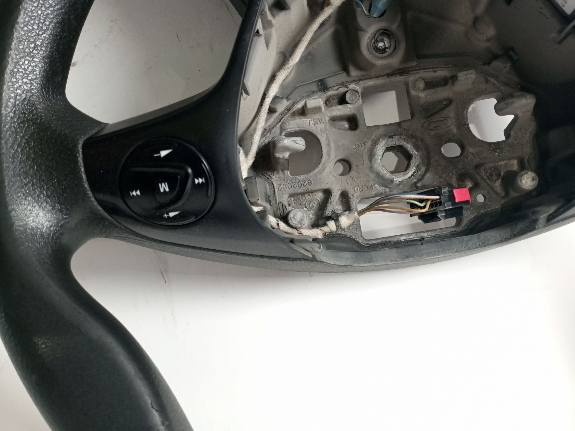 volante_bk213600bd35b8_620209200a_bk21_3600_bd35b8_ford_transit_connect_monospace_1_6_tdci