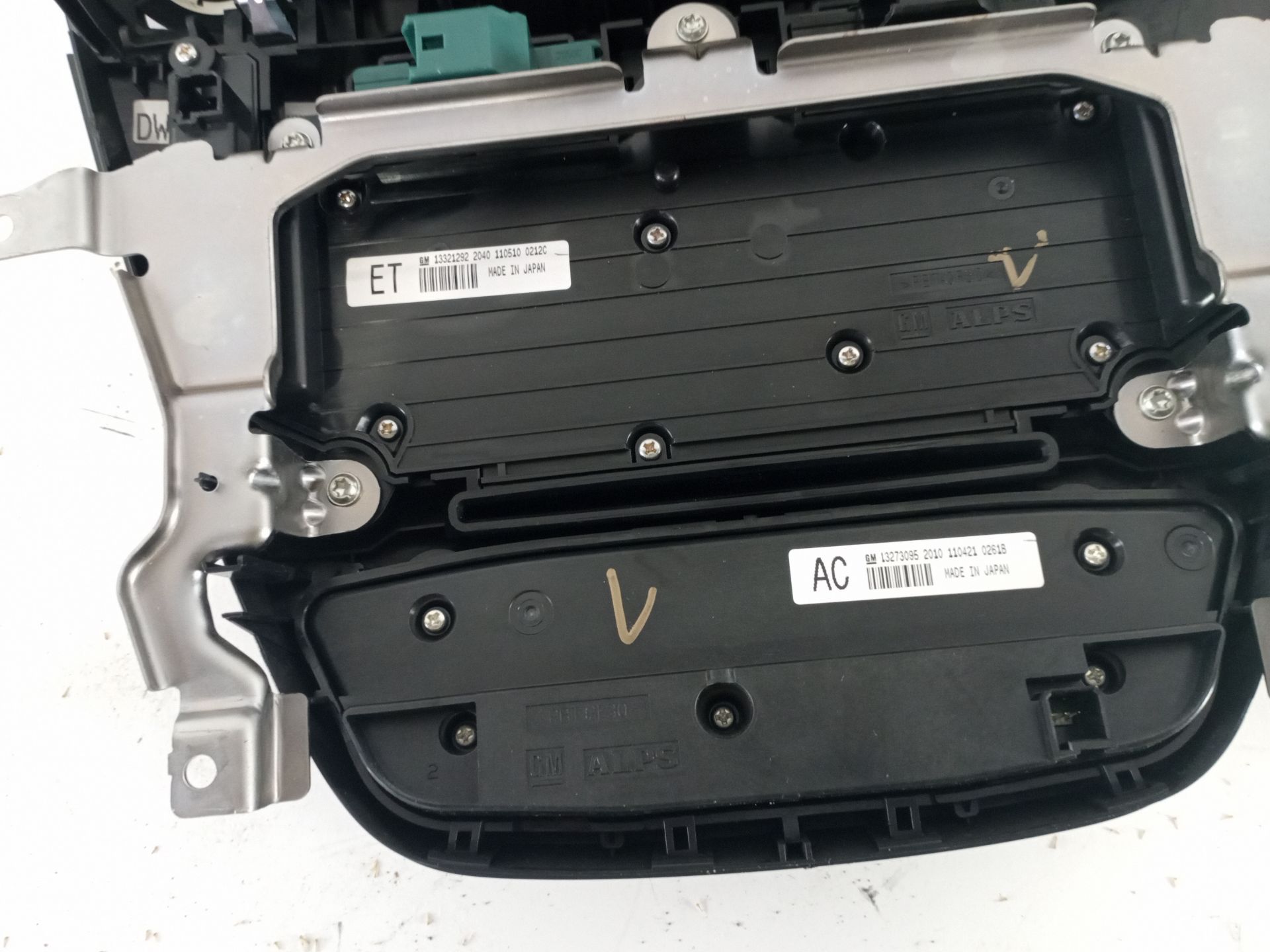 sistema_audio_radio_cd_13321292_13273095_12844841g_opel_insignia_a_sedan_g09_2_0_cdti_69