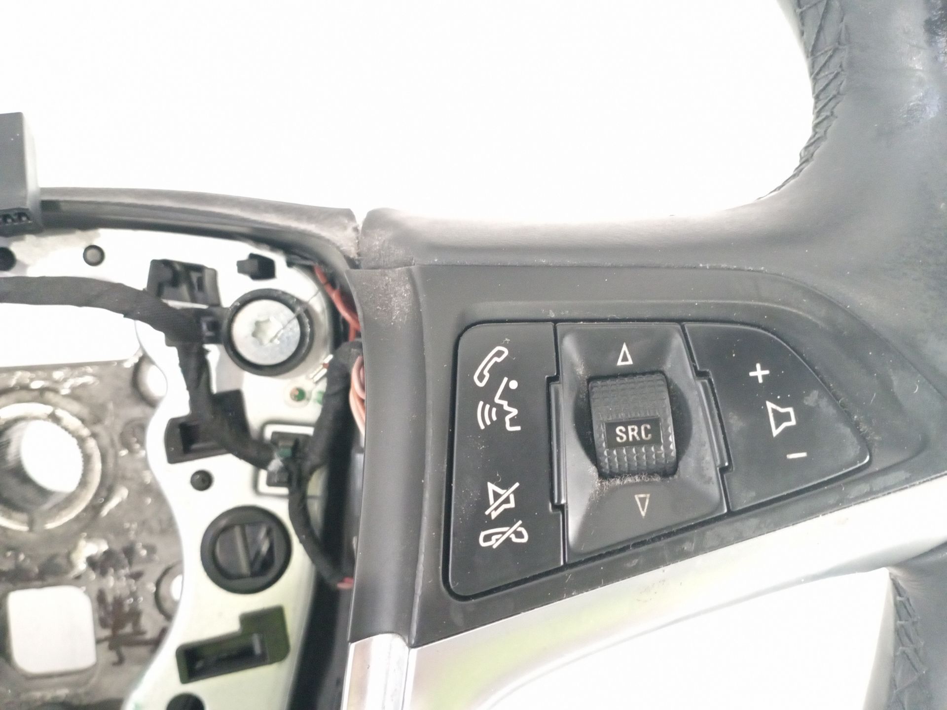 volante_13316547_opel_insignia_a_sedan_g09_2_0_cdti_69