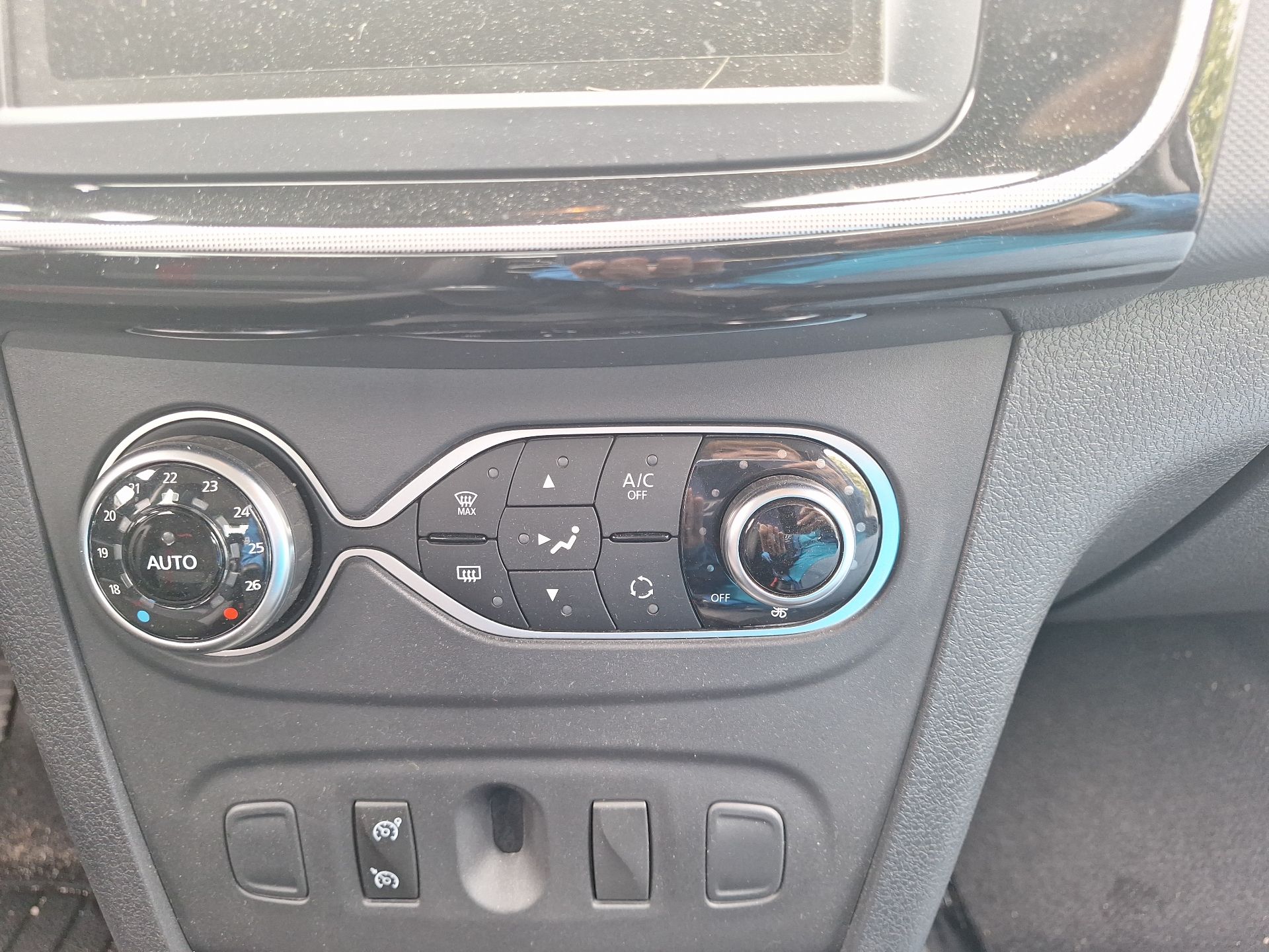 mando_climatizador_275102284r_dacia_sandero_ii_tce_90_lpg_b8m1