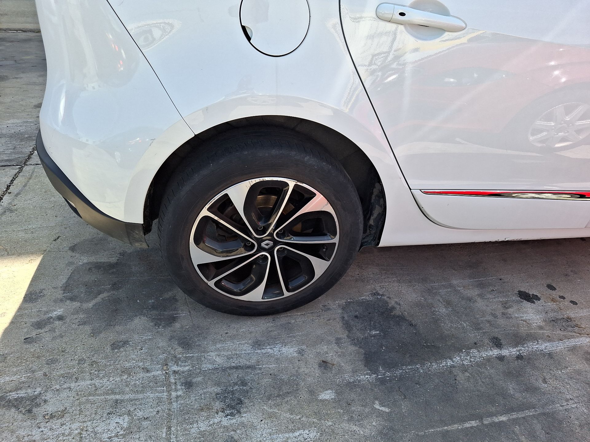 paso_rueda_trasero_derecho_renault_scenic_iii_jz0_1_1_6_dci_jz00_jz12
