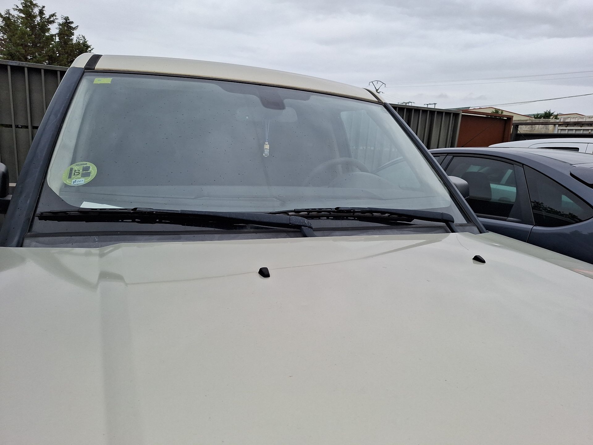 brazo_limpia_delantero_izquierdo_land_rover_discovery_iii_l319_2_7_td_4x4