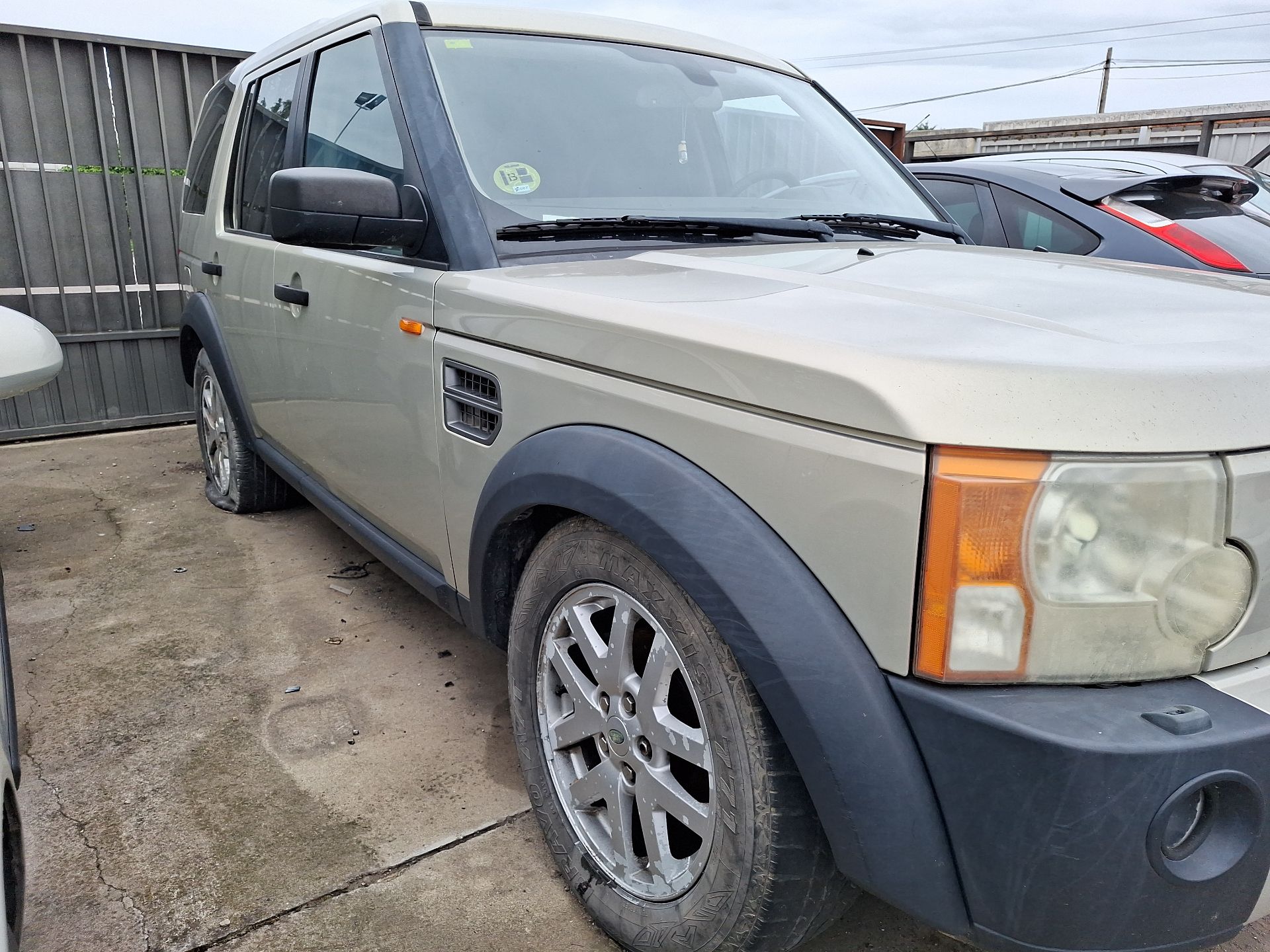 cerradura_puerta_delantera_derecha_land_rover_discovery_iii_l319_2_7_td_4x4