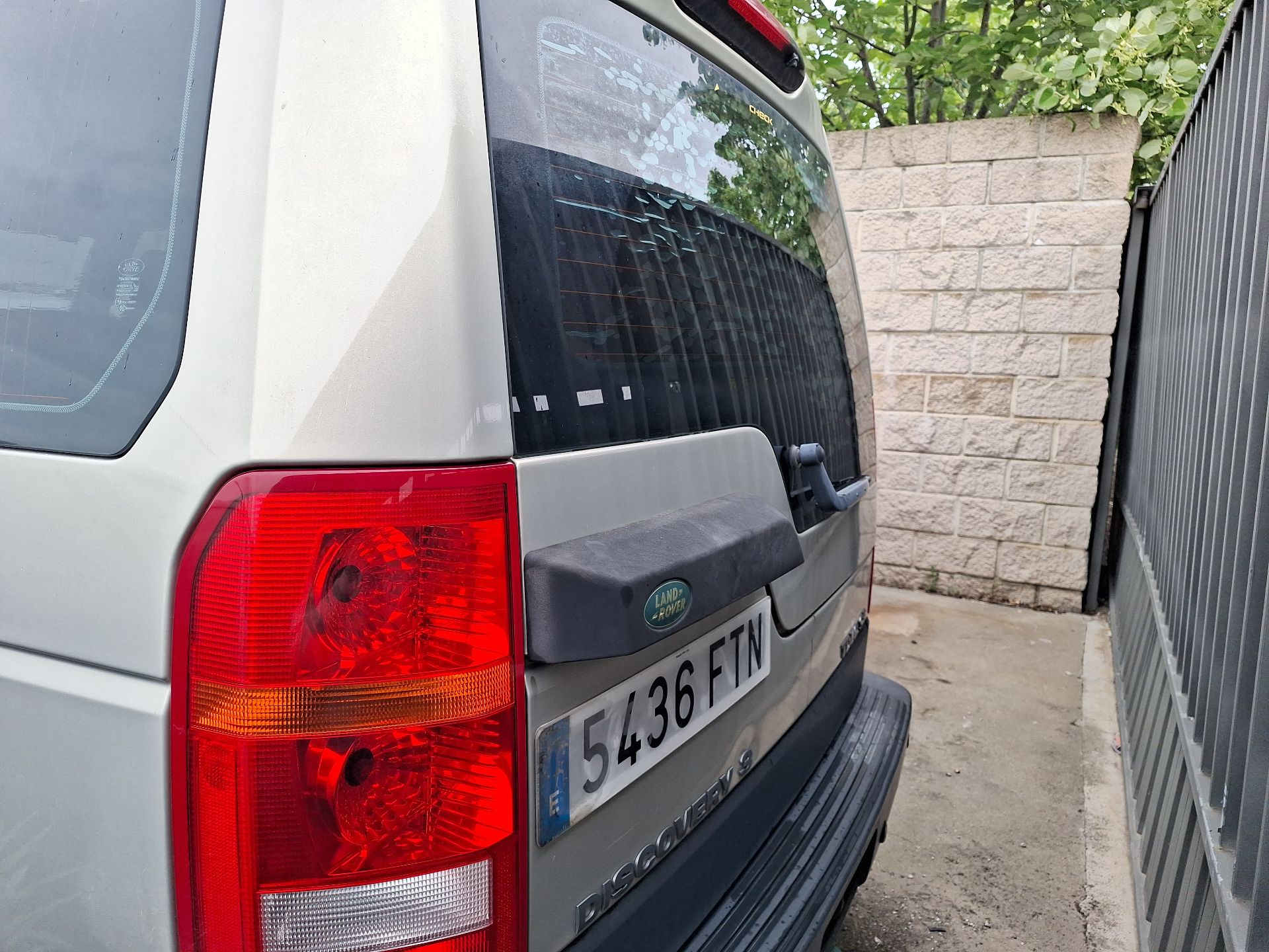 porton_trasero_bha780070_pintura_exterioratacama_sand_916_land_rover_discovery_iii_l319_2_7_td_4x4