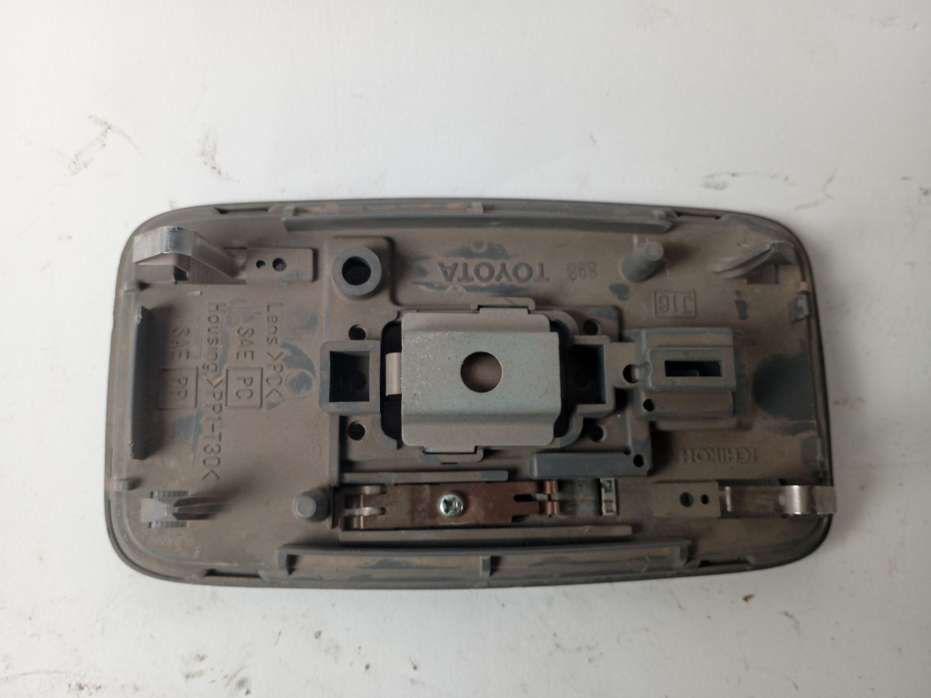 luz_interior_8124033030b2_toyota_land_cruiser_prado_j12_3_0_d_4d_kdj120_kdj12