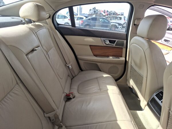 asientos_traseros_jaguar_xf_i_x250_2_7_d