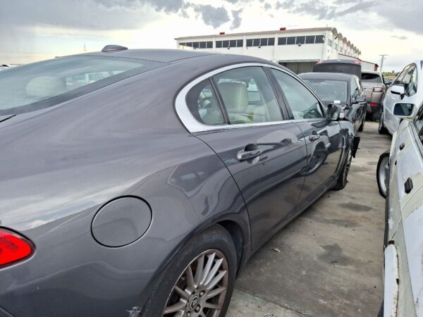puerta_trasera_derecha_c2z2013_pearl_grey_jbc2030_jaguar_xf_i_x250_2_7_d