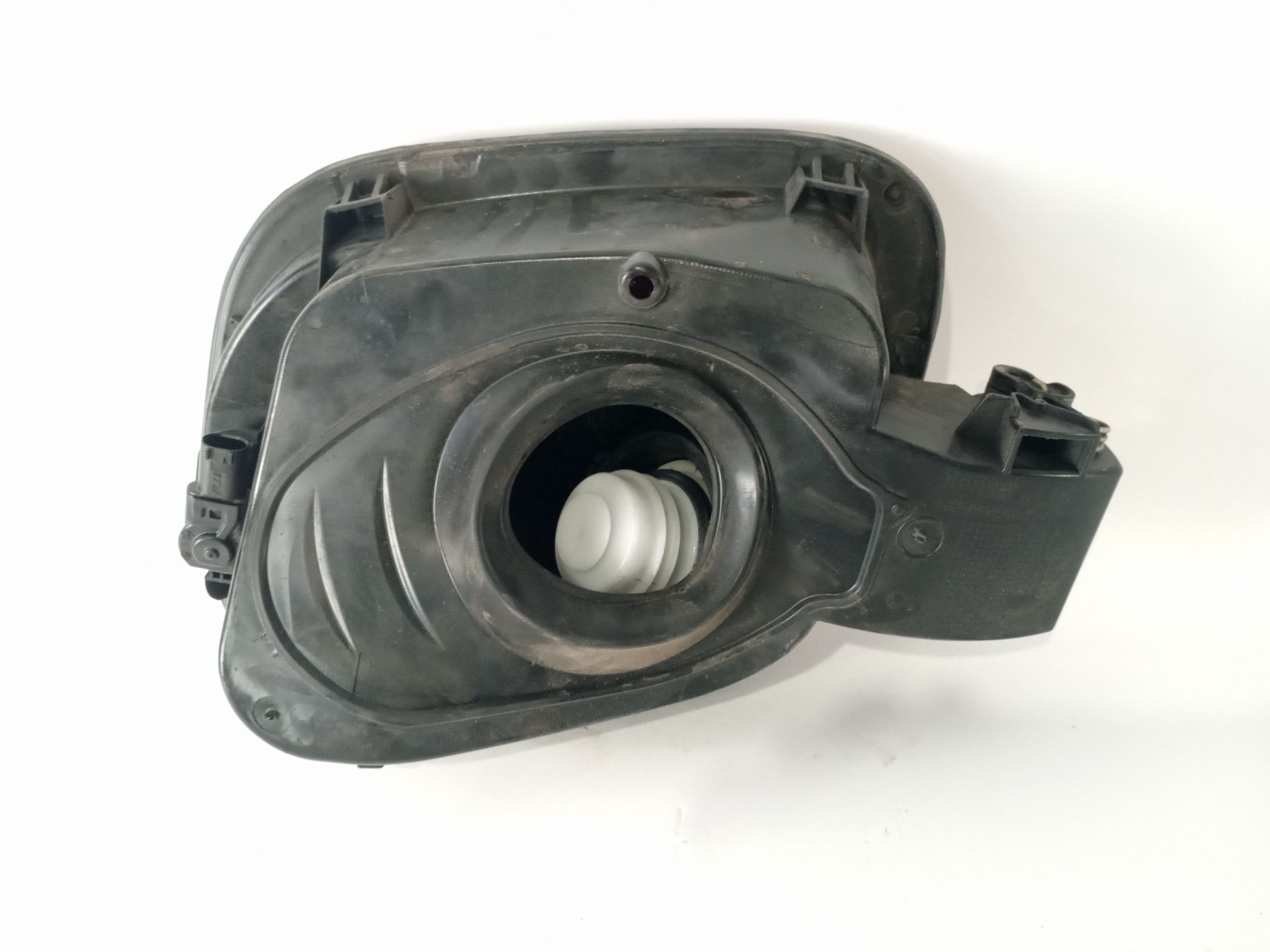 tapa_exterior_combustible_13407838_opcion_de_color_gg7_opel_astra_k_b16_1_4_turbo_68