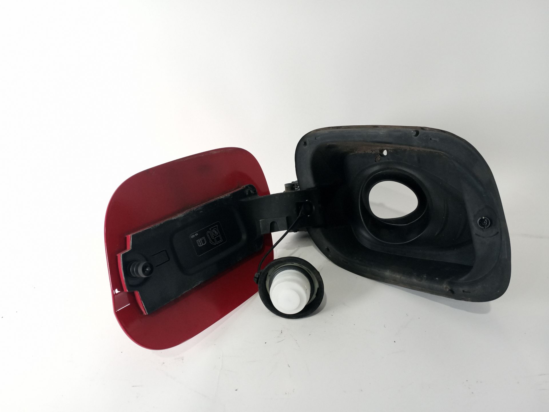 tapa_exterior_combustible_13407838_opcion_de_color_gg7_opel_astra_k_b16_1_4_turbo_68