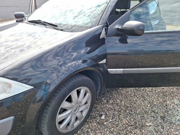 aleta_delantera_izquierda_7701477186_nv676_pearlescent_black_bc_renault_megane_ii_bm0_1_cm0_1_1_6_16v_fase_1