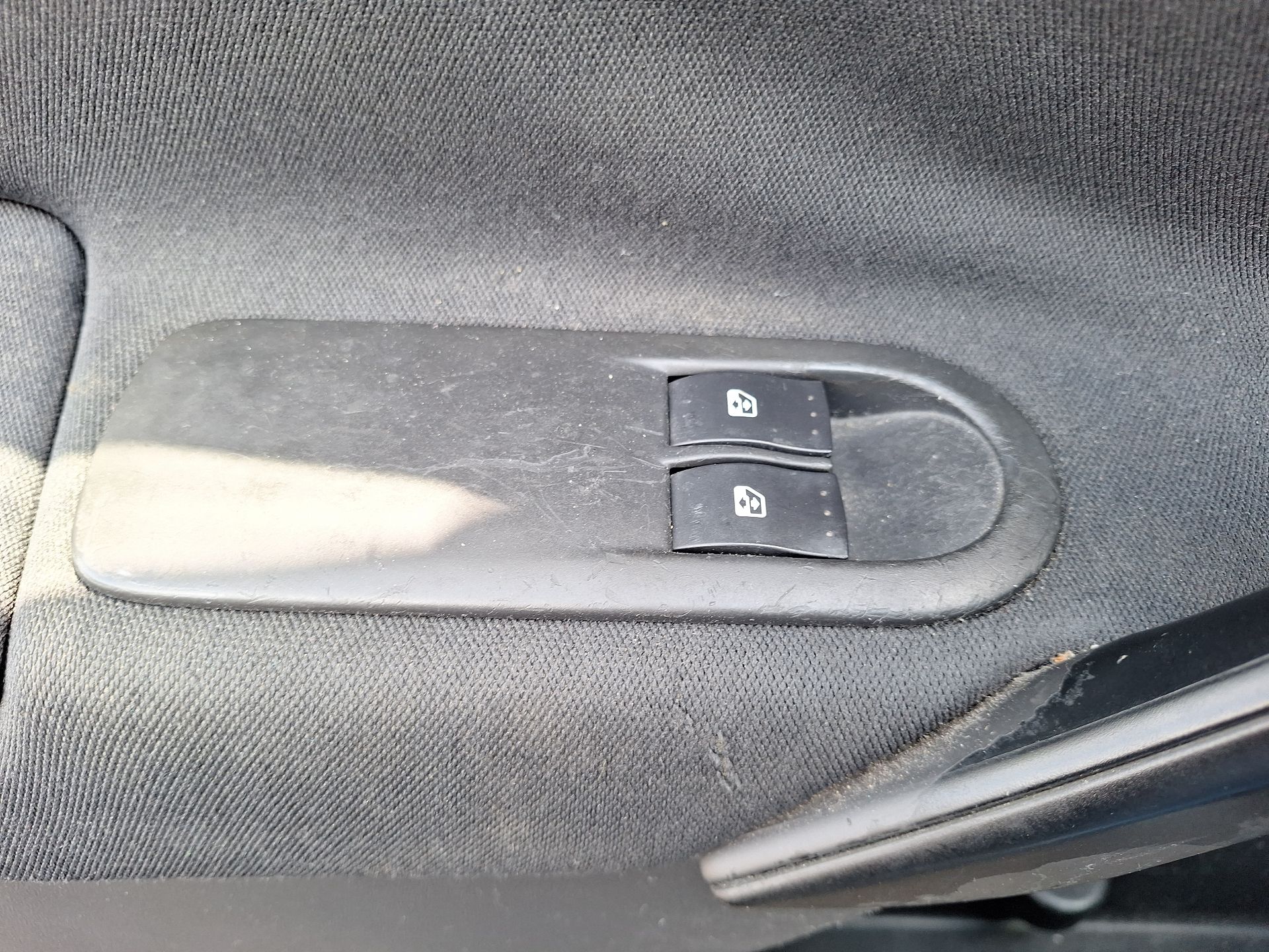 mando_elevalunas_delantero_izquierdo_0_renault_megane_ii_bm0_1_cm0_1_1_6_16v_fase_1