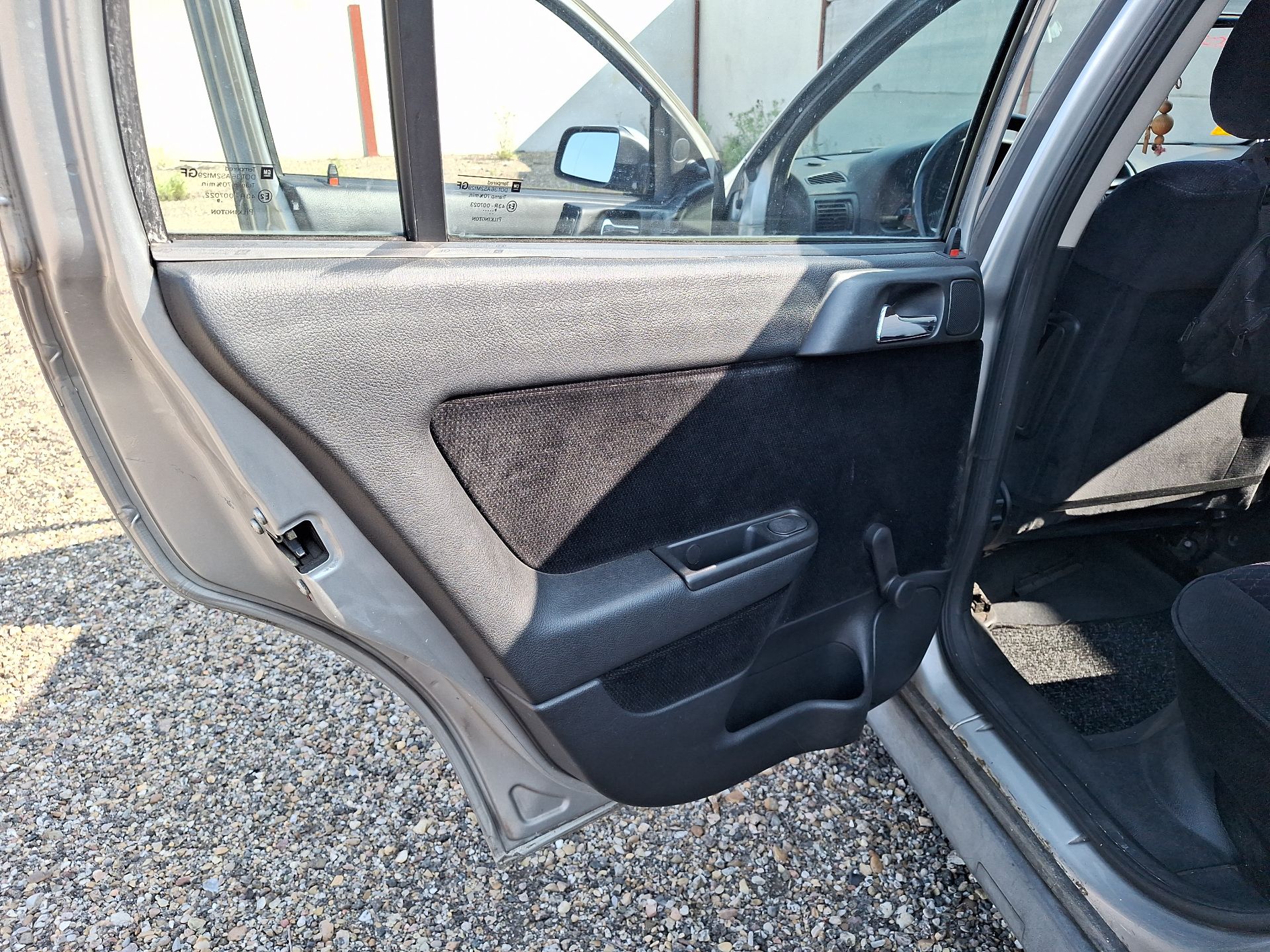 guarnecido_puerta_trasero_izquierdo_opel_astra_g_sedan_t98_1_6_16v_f69
