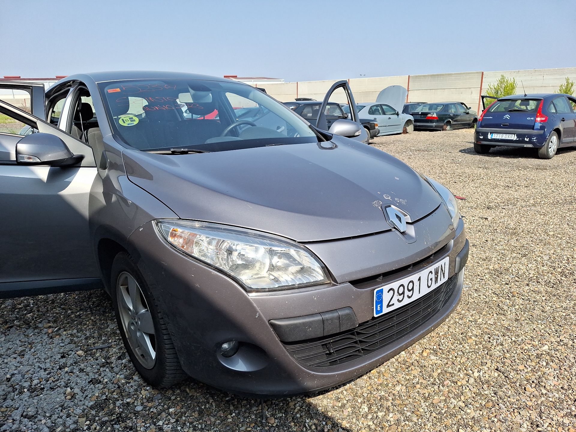 caja_reles_fusibles_renault_megane_iii_fastback_bz0_1_b3_1_5_dci