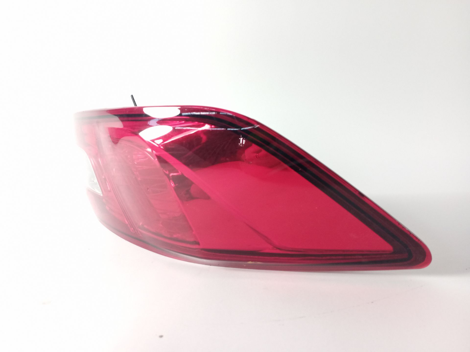 piloto_trasero_izquierdo_exterior_265553752r_renault_clio_iv_bh_0_9_tce_90_lpg