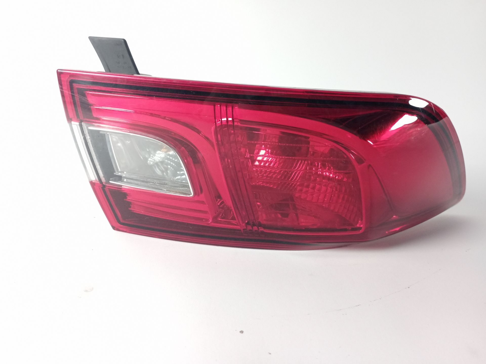 piloto_trasero_izquierdo_exterior_265553752r_renault_clio_iv_bh_0_9_tce_90_lpg