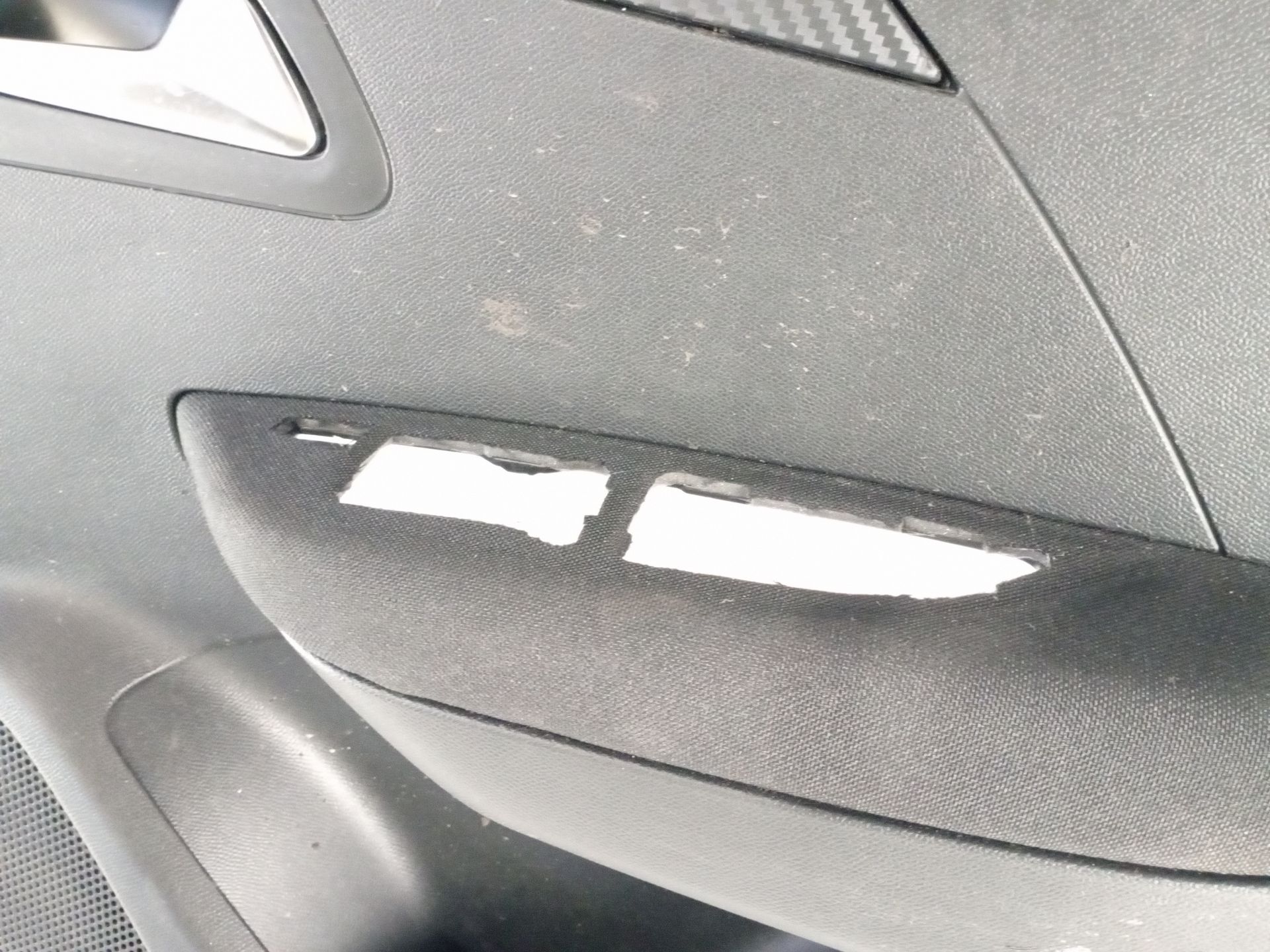 guarnecido_puerta_trasera_derecha_98325788zd_peugeot_2008_ii_ud_us_uy_uk_1_5_bluehdi_110