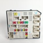 caja_reles_fusibles_284b61871r_renault_megane_iii_fastback_bz0_1_b3_1_5_dci