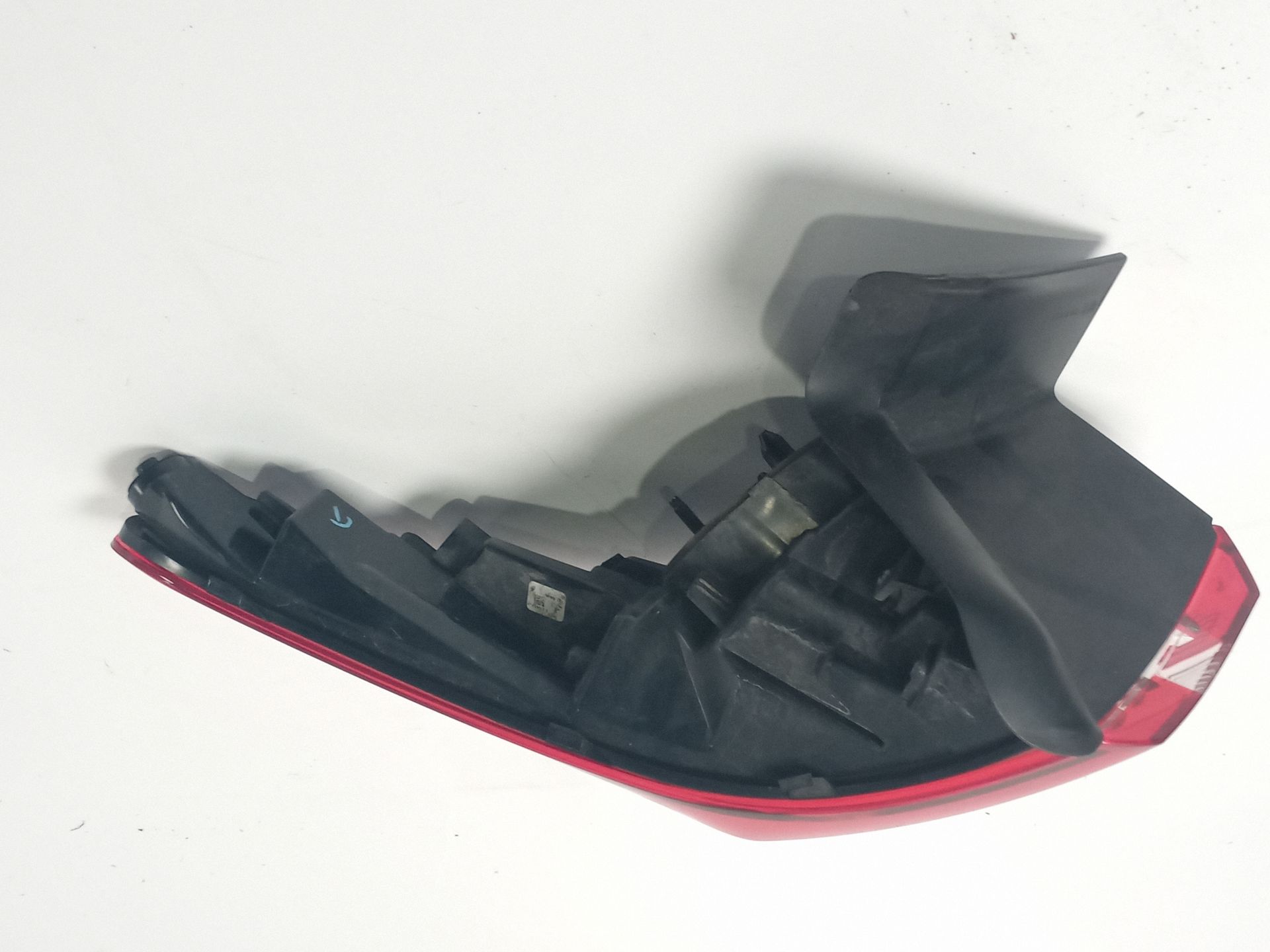 piloto_trasero_izquierdo_exterior_yp00098380_81660101_opel_grandland_grandland_x_a18_p1uo_1_5_turbo_d_7