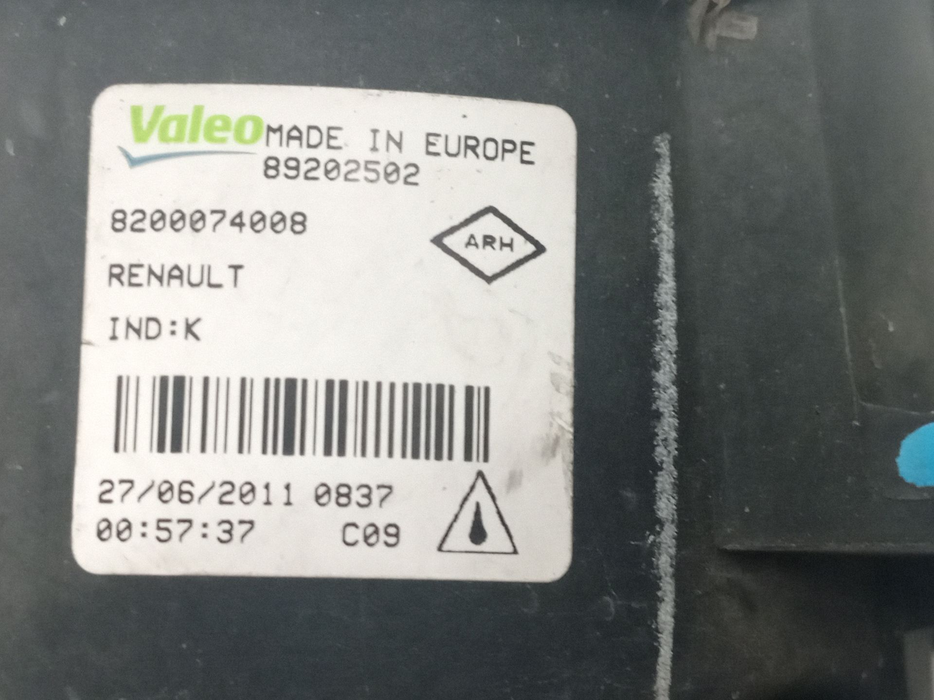 faro_antiniebla_izquierdo_8200074008_89202502_renault_laguna_iii_bt0_1_bt07_bt0j_bt14_bt1a