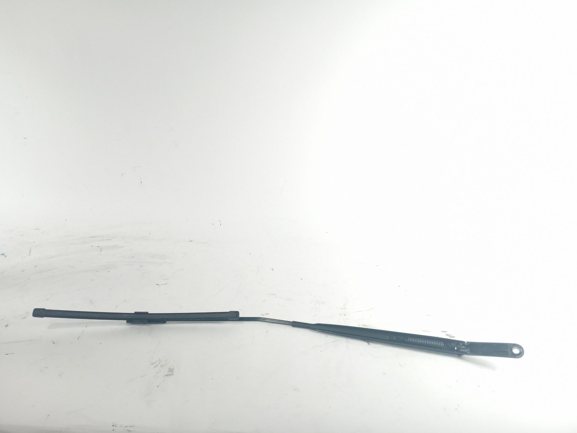 brazo_limpia_delantero_derecho_288860010r_80017267_renault_laguna_iii_bt0_1_bt07_bt0j_bt14_bt1a