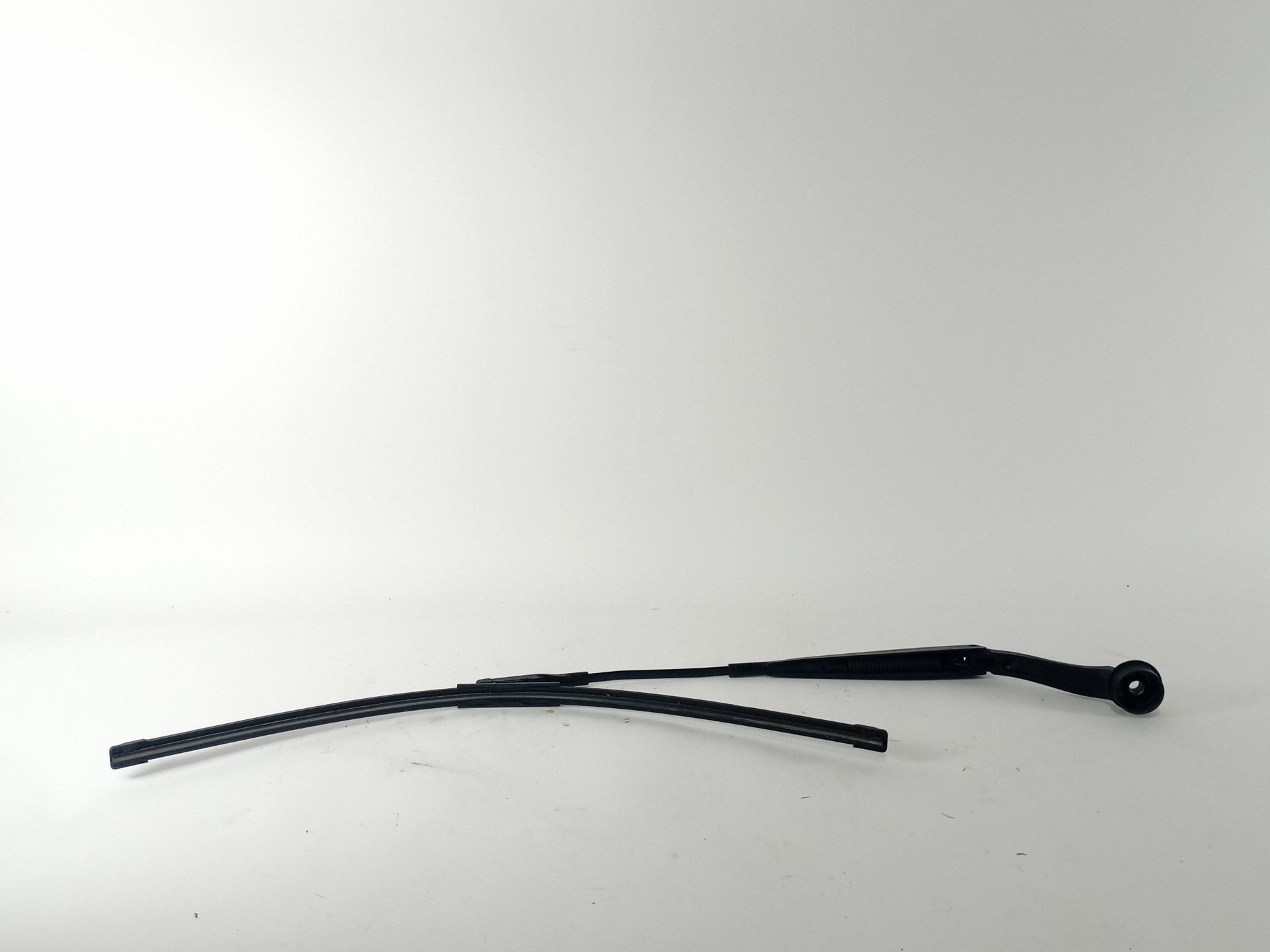 brazo_limpia_delantero_izquierdo_ds7317b589ad_ford_mondeo_v_sedan_cd_2_0_tdci