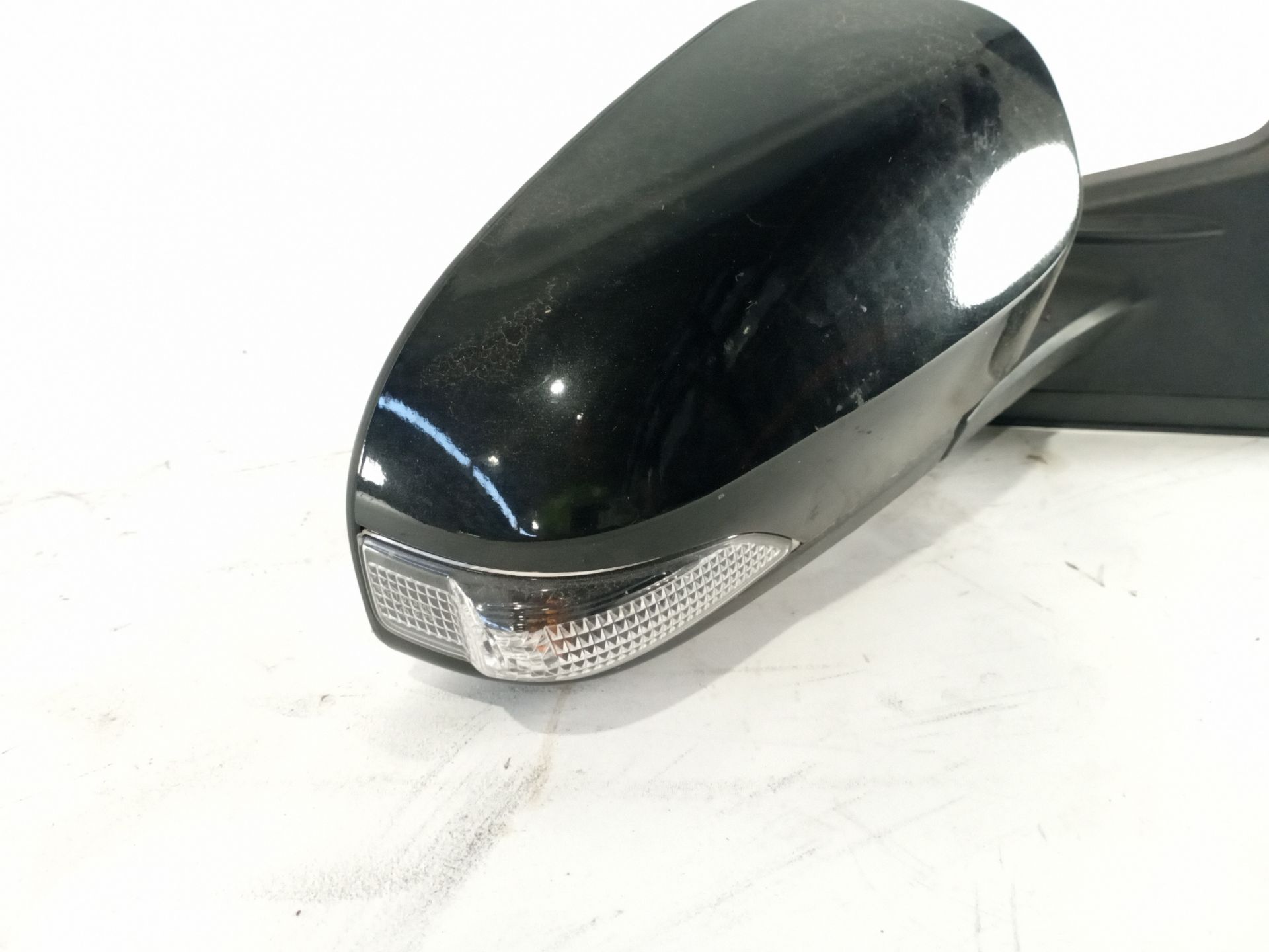 retrovisor_derecho_electrico_879100d600_toyota_yaris_p13_1_5_hybrid_nhp130