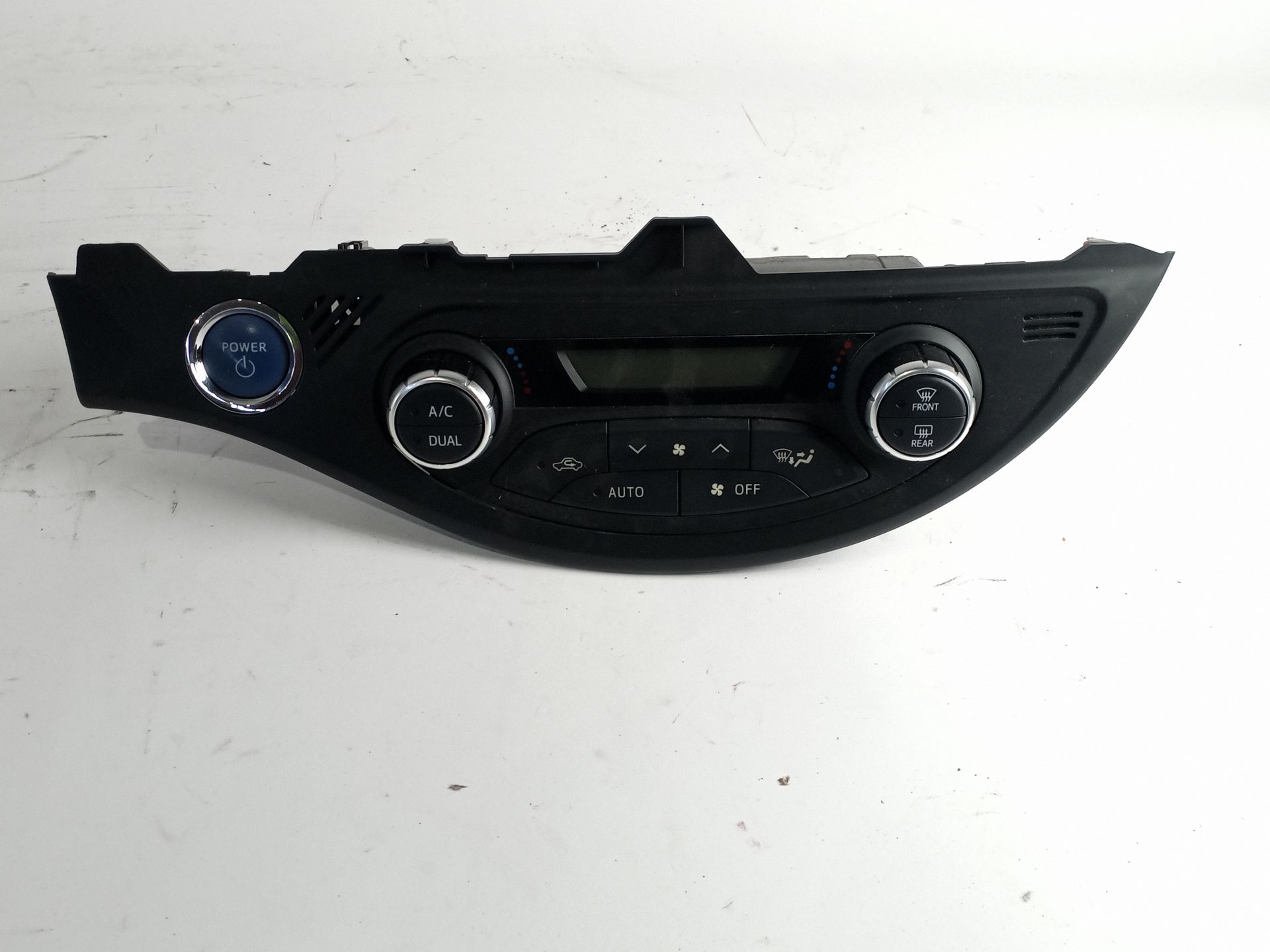 mando_climatizador_559000d800_toyota_yaris_p13_1_5_hybrid_nhp130