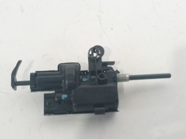 motor_cierre_centralizado_tapa_combustible_788266729r_renault_kadjar_ha_hl_1_5_dci_110_hla3