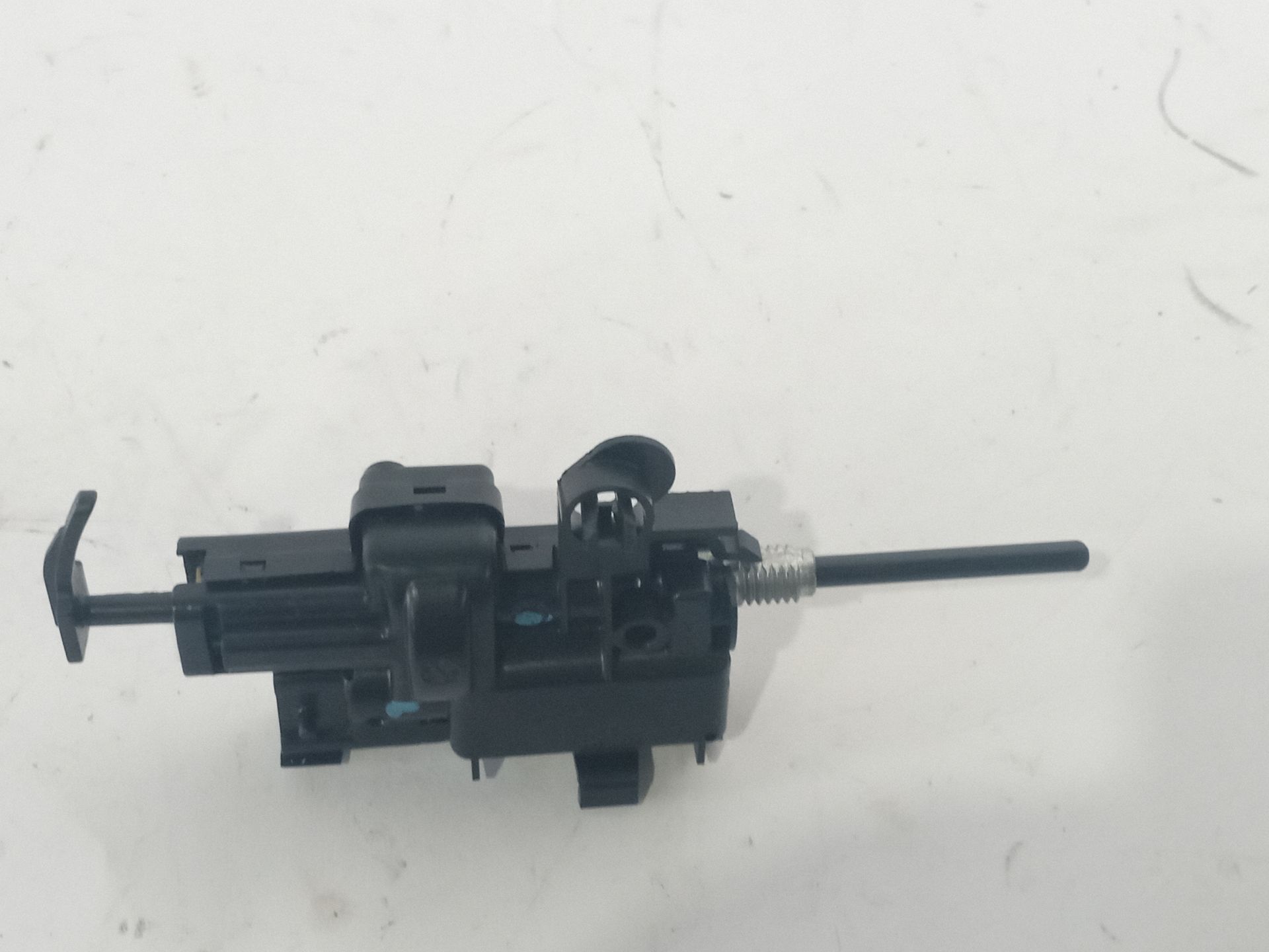 motor_cierre_centralizado_tapa_combustible_788266729r_renault_kadjar_ha_hl_1_5_dci_110_hla3