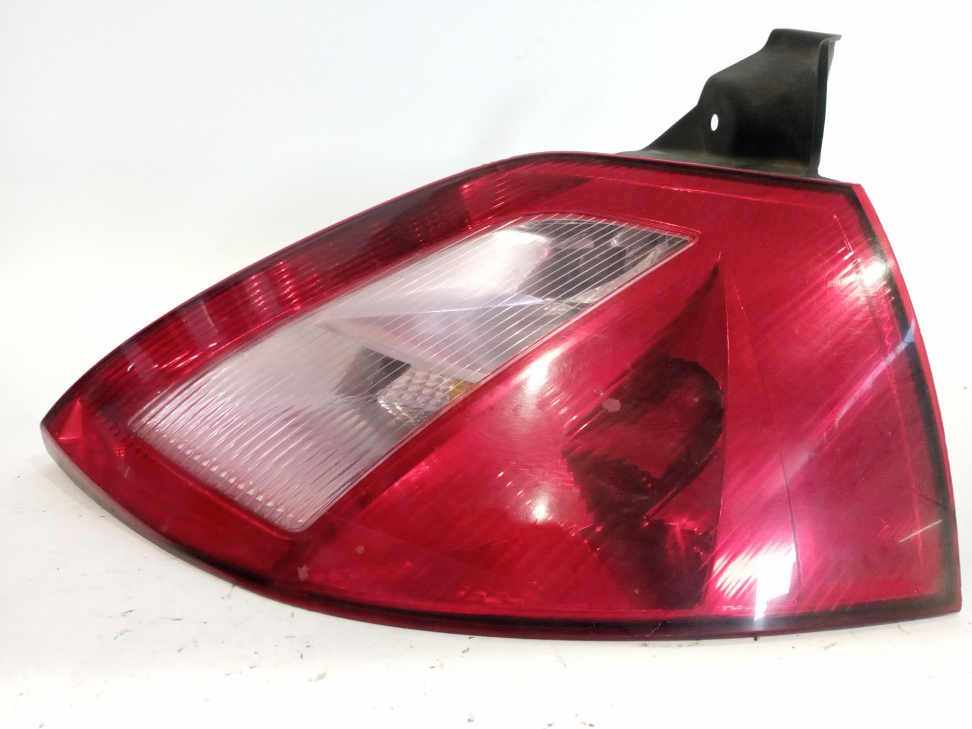 piloto_trasero_derecho_exterior_8200073237_89398081_renault_megane_ii_bm0_1_cm0_1_1_6_16v_fase_1