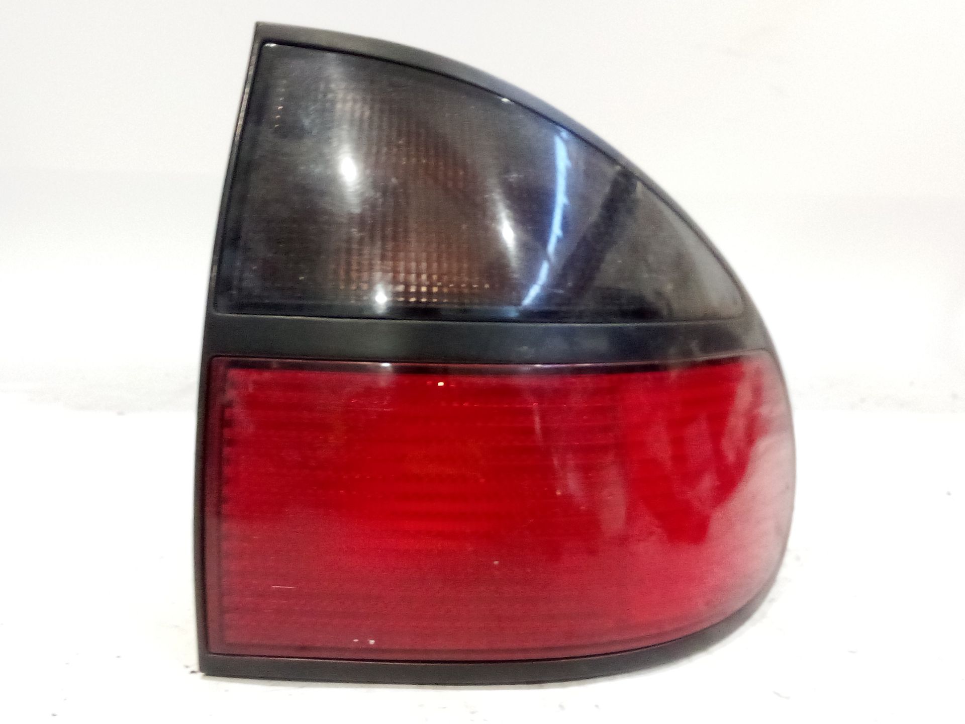 piloto_trasero_derecho_exterior_valeo_2225_renault_laguna