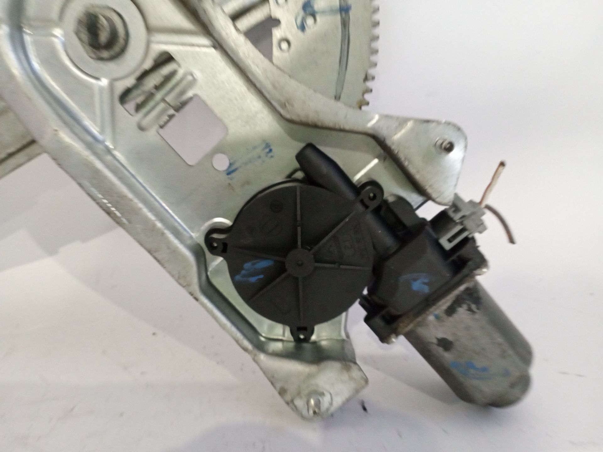 maneta_elevalunas_delantero_derecho_8200188551_2pines_renault_citan_415renault_kangoo