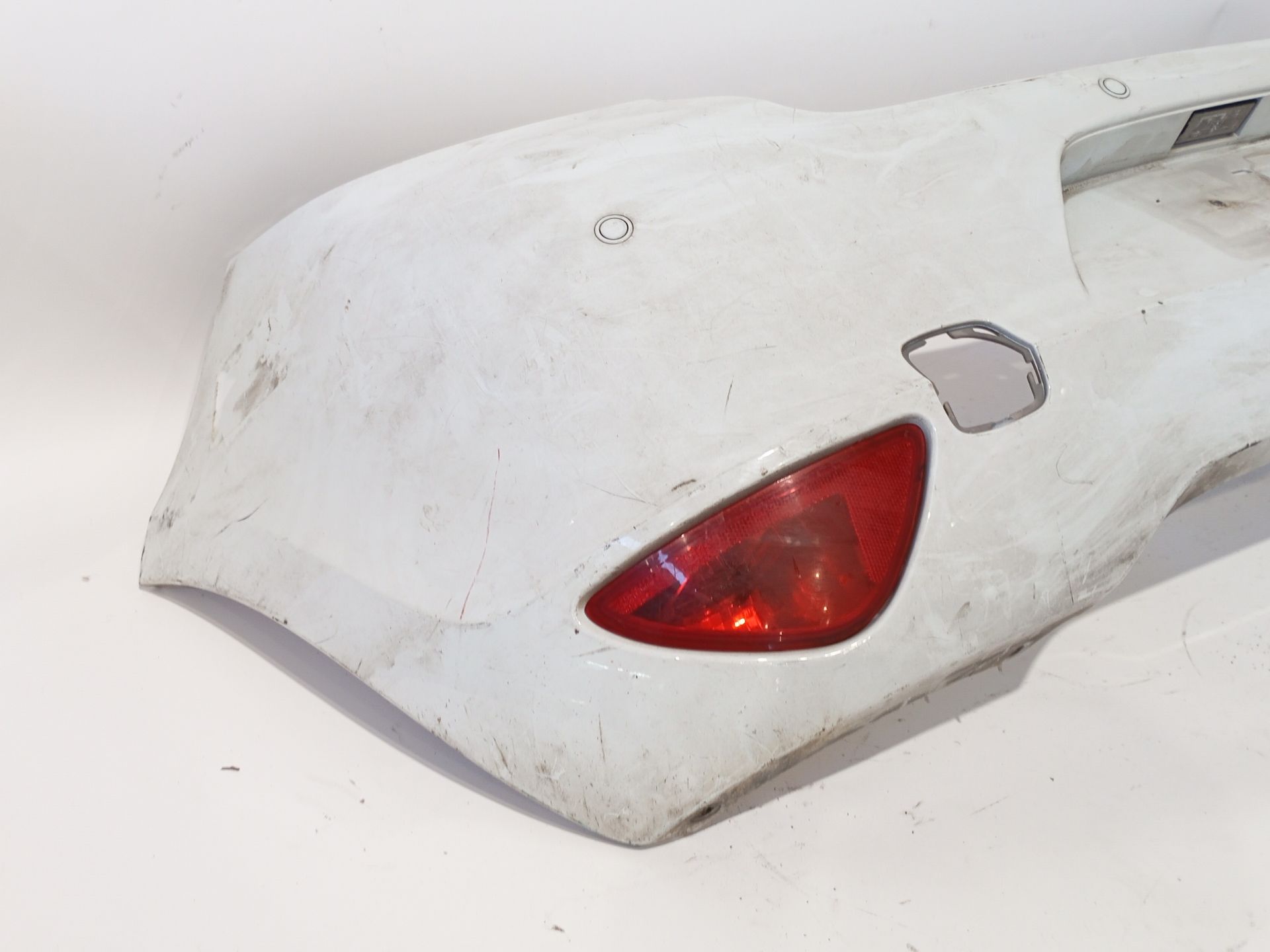 paragolpes_trasero_fase_2_con_sensores_de_parking_renault_clio_iii