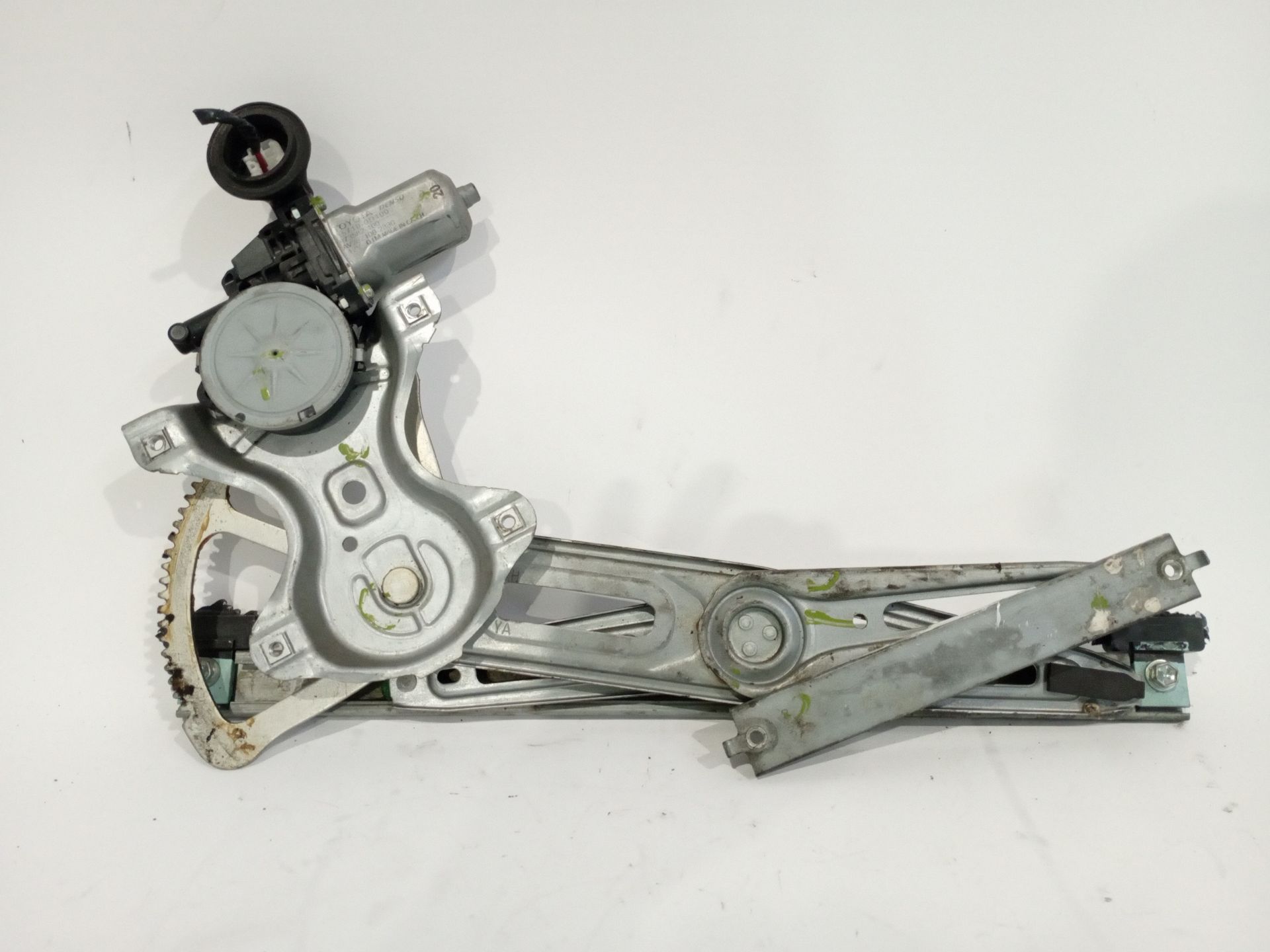 elevalunas_delantero_derecho_857100d100_toyota_yaris