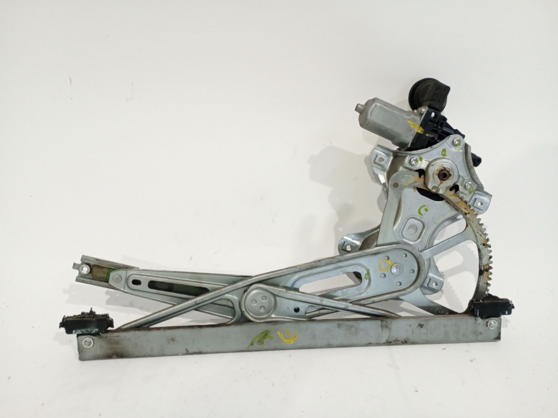 elevalunas_delantero_derecho_857100d100_toyota_yaris