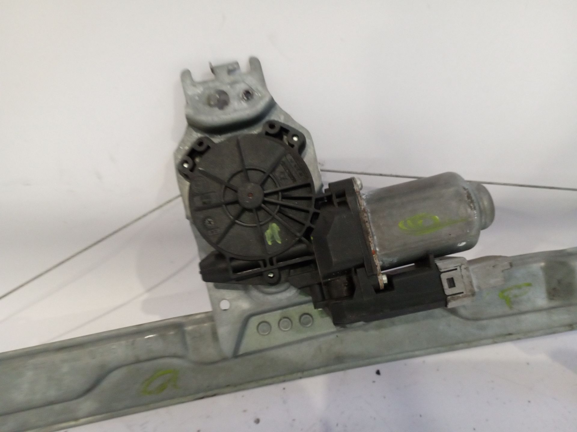 maneta_elevalunas_delantero_izquierdo_9650766680_peugeot_c4_peugeot_207