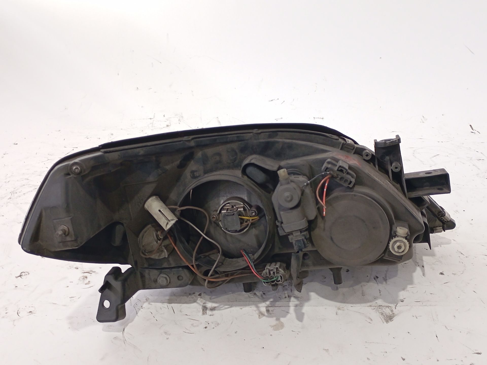 faro_izquierdo_26060au800_1ej23801001_nissan_primera