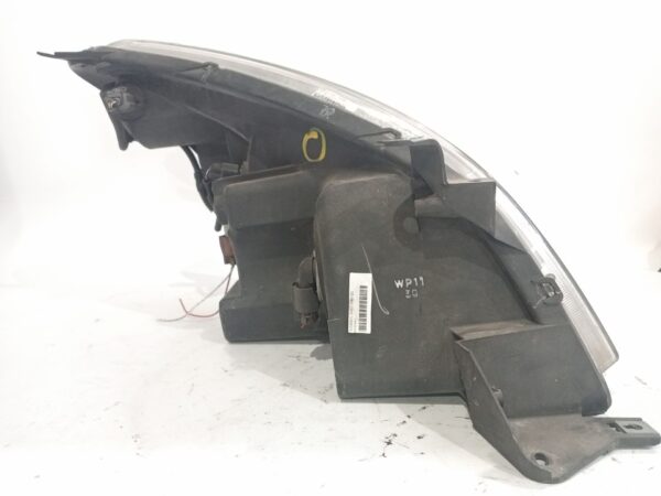 faro_izquierdo_7357230400_toyota_corolla_verso