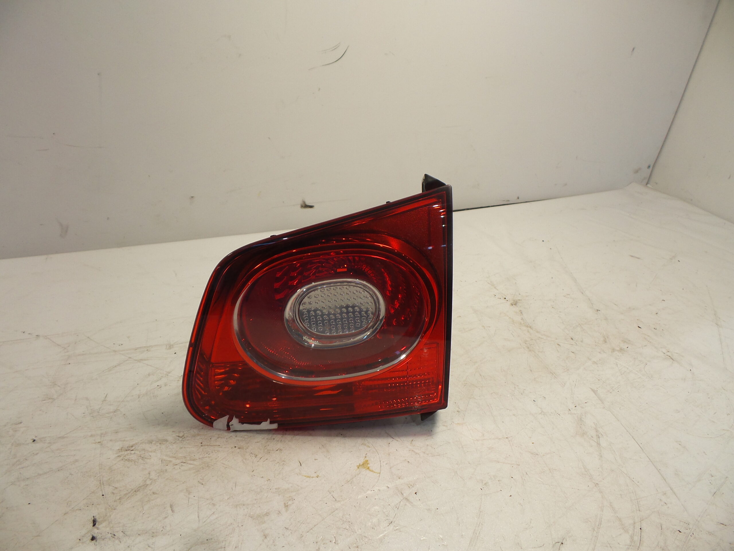 piloto_trasero_derecho_interior_5n0945108c_5n0945094b_volkswagen_tiguan_5n_1_4_tsi_4motion