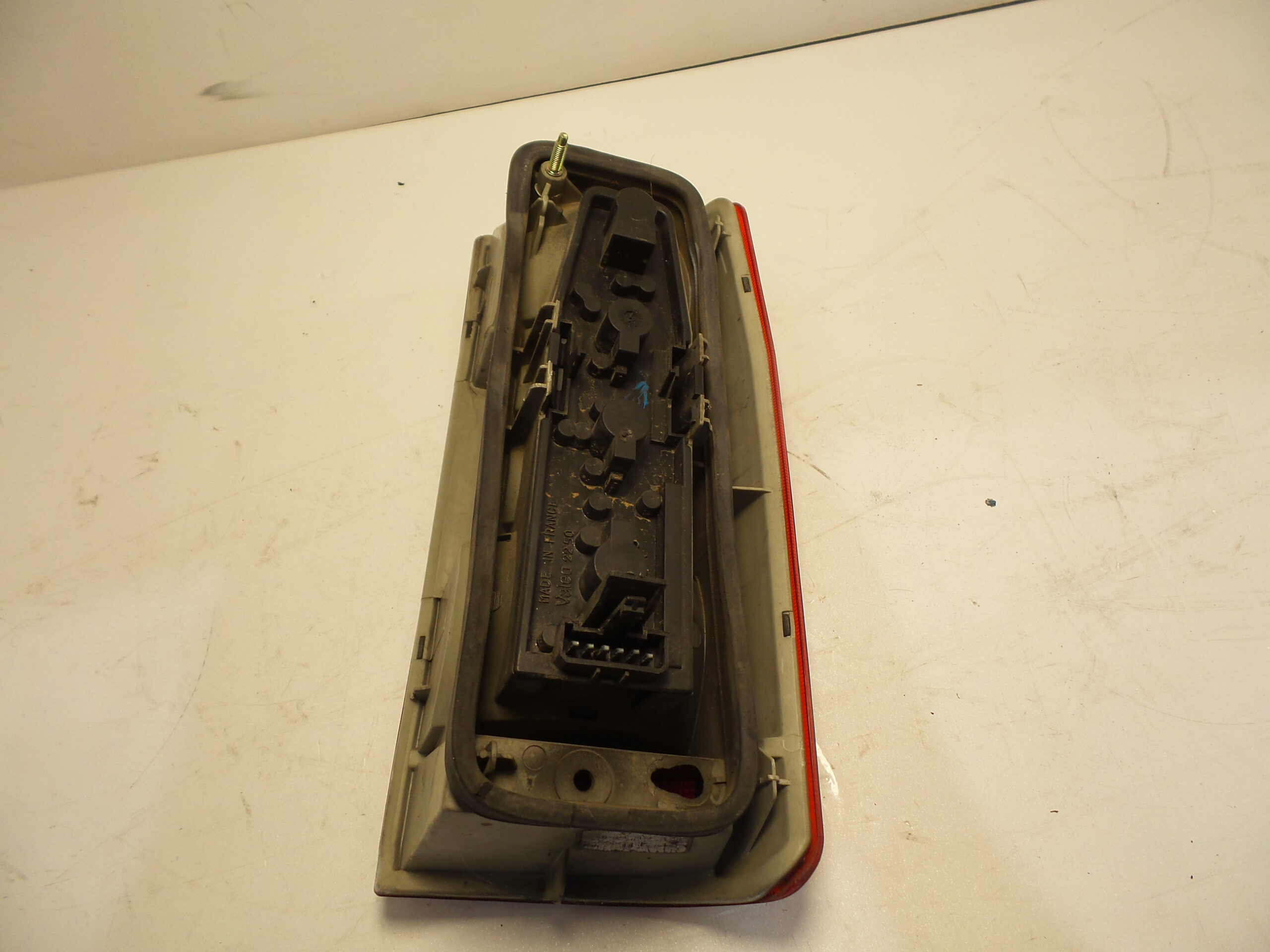 piloto_trasero_izquierdo_exterior_6350e66350e79790384780_citr_n_jumpy