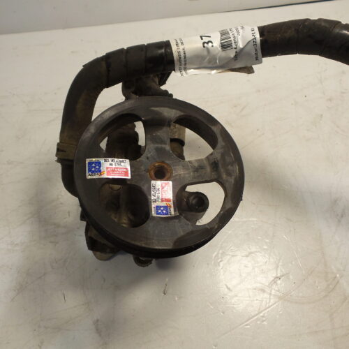 BOMBA DIRECCION TOYOTA AVENSIS LIFTBACK