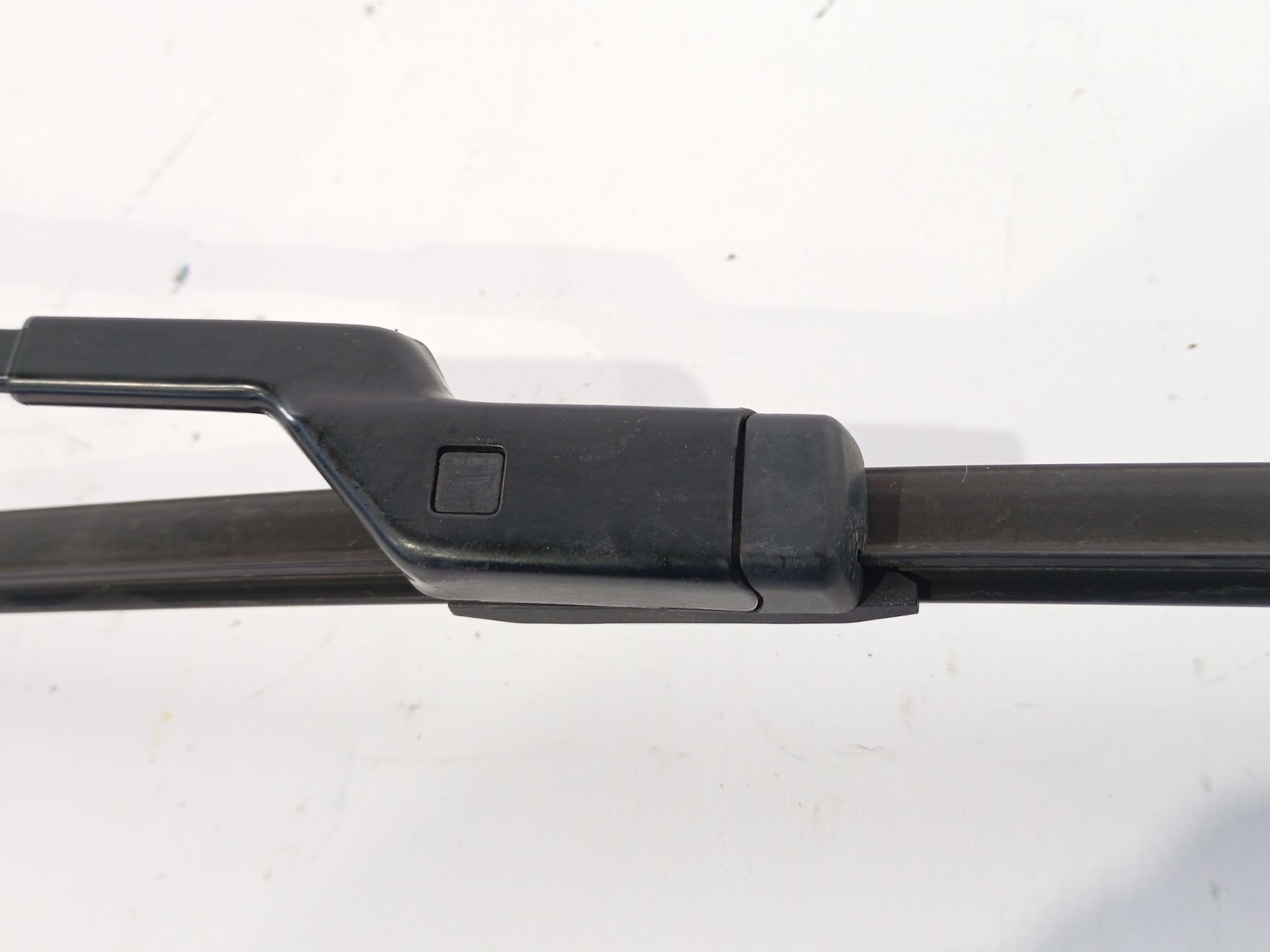 brazo_limpia_delantero_izquierdo_6j1955409_seat_ibiza_iv_sc_6j1_6p5_1_4