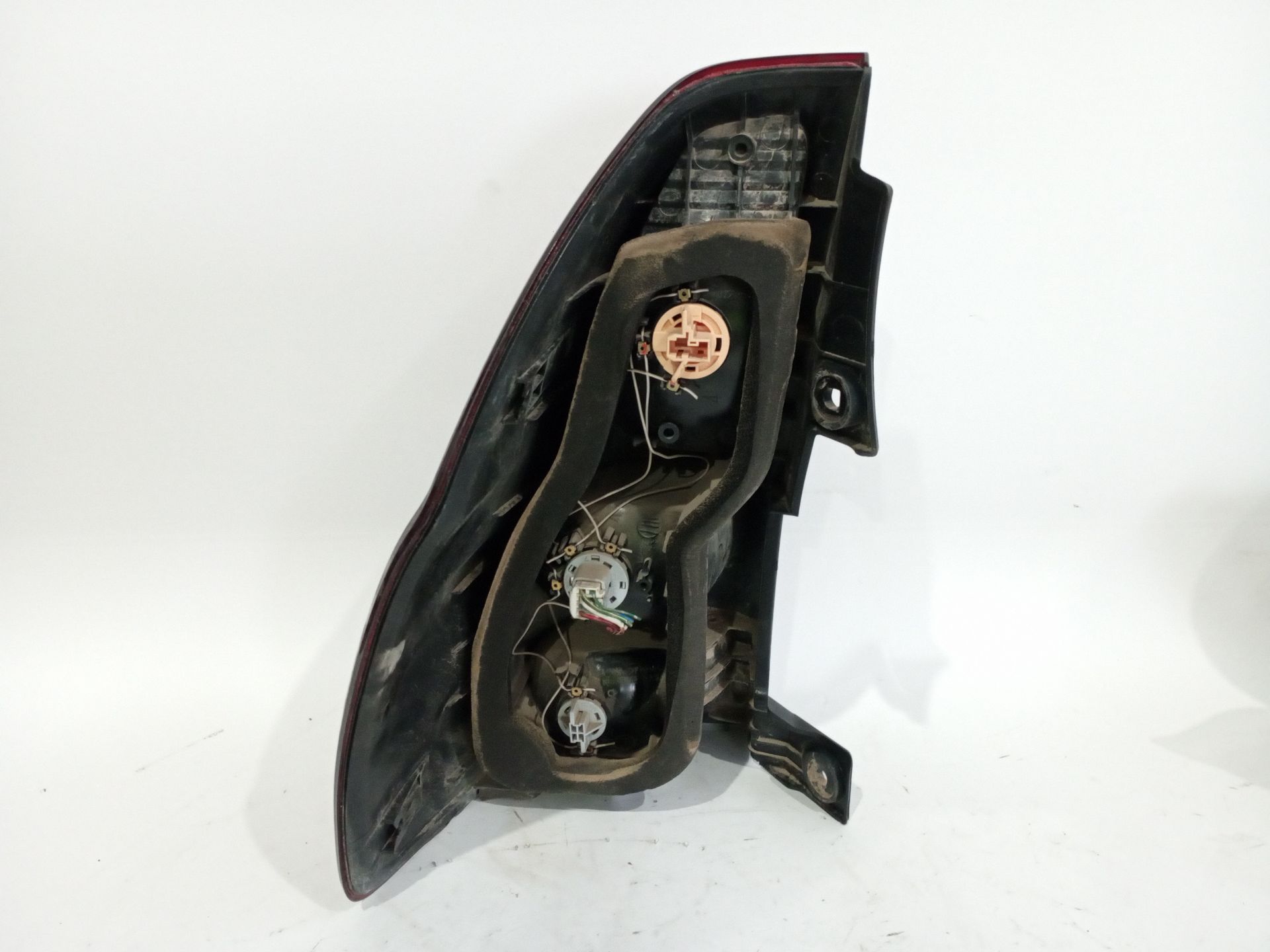 piloto_trasero_derecho_exterior_8155160701_toyota_land_cruiser_land_cruiser_2_45_st_wagon