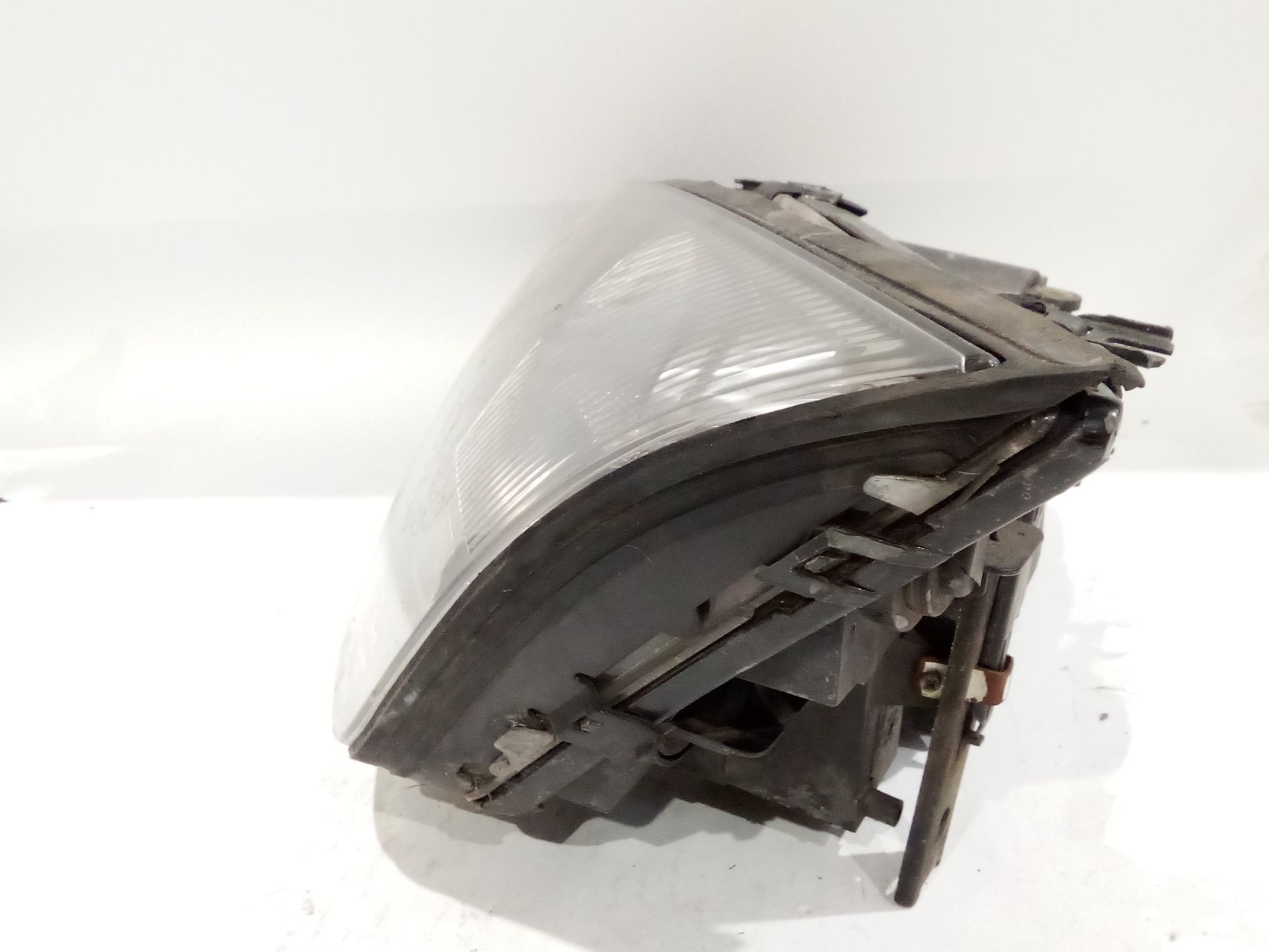 faro_izquierdo_1s7113006ak_bedford_mondeo_iii