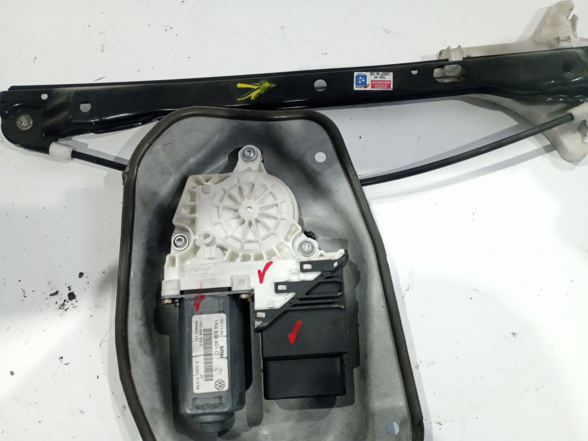 elevalunas_trasero_izquierdo_1k4839461a_5m0839461_volkswagen_golf_v_1k1_1_9_tdi