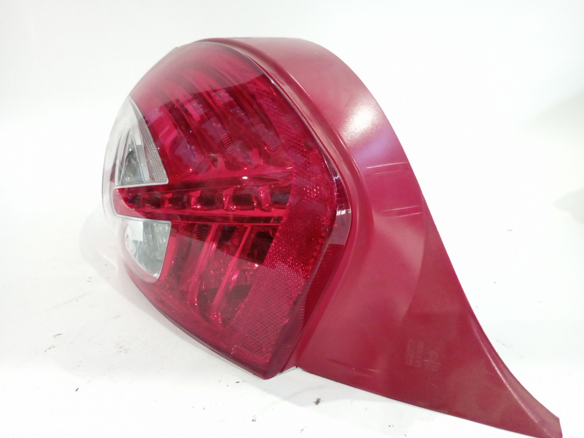 piloto_trasero_izquierdo_exterior_8672628280_peugeot_208_1215