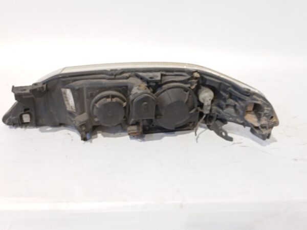 faro_derecho_89008081_8200163324_renault_laguna_ii